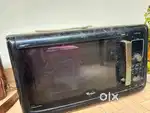 Whirlpool Oven in Excellent Condition – For Sale