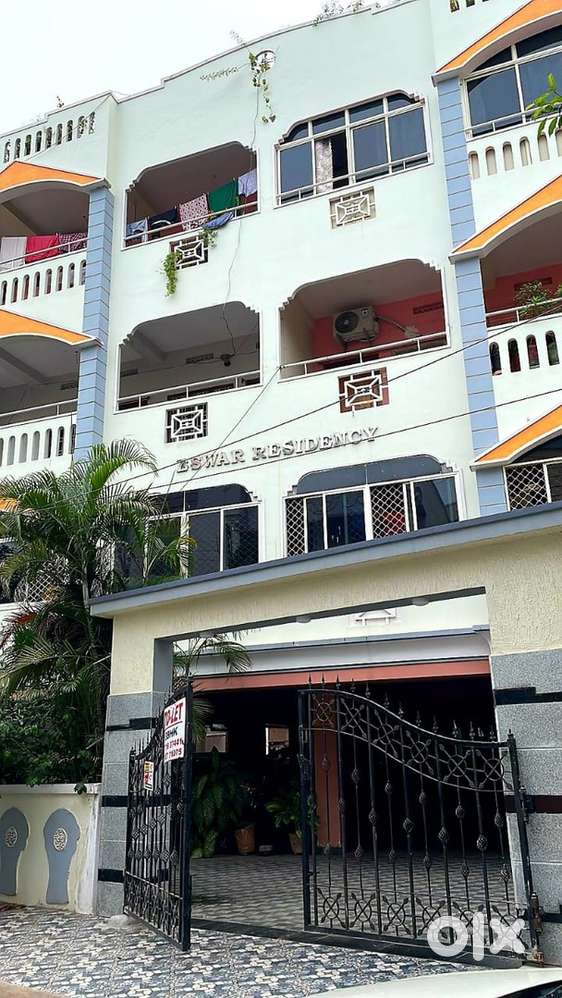 2bhk flat rent for residential purposes (1,600/- Maintenance,18500/- )