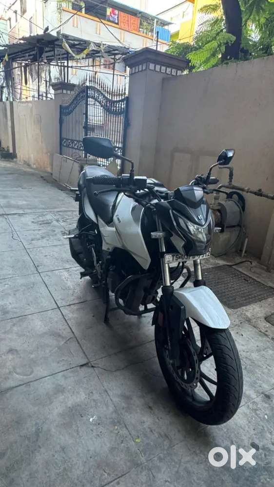 Hero Xtreme 160R Disk Premium bike