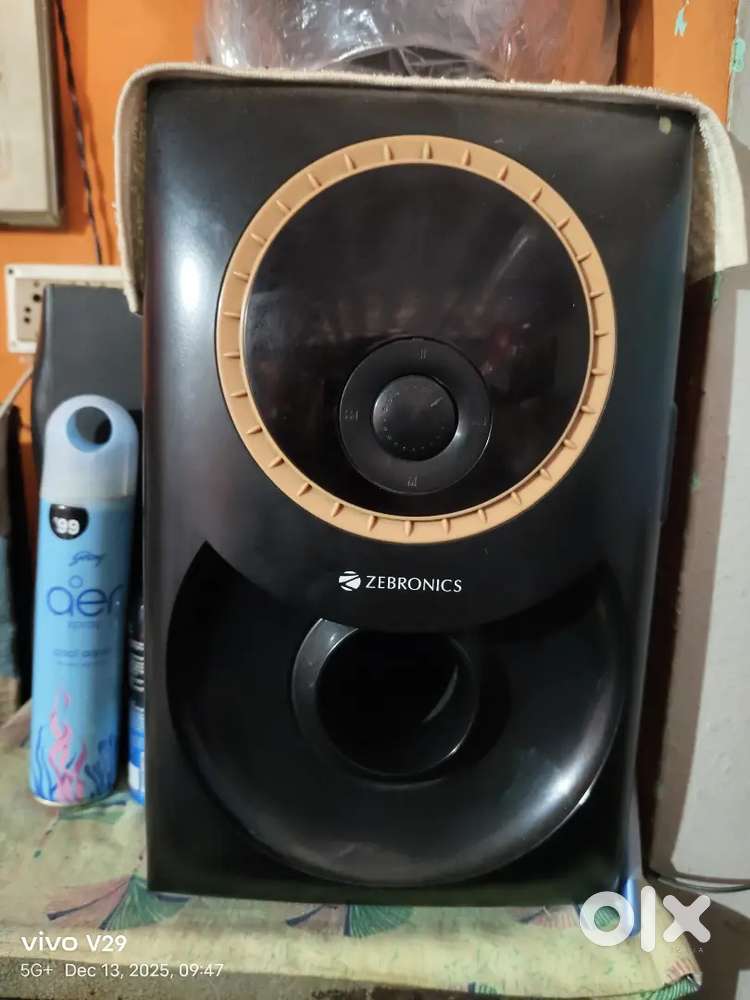 Zebronics home theatre sell in a good condition only output one side