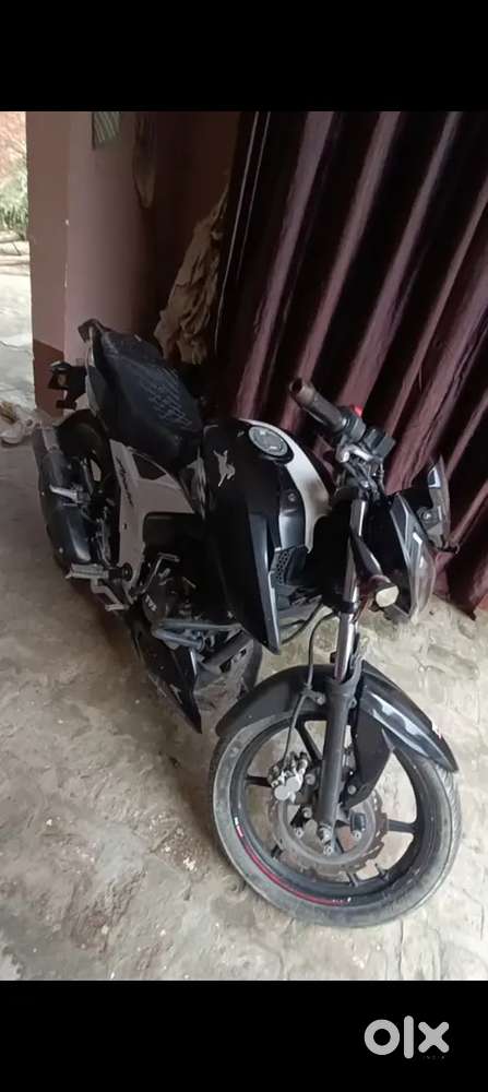 A one condition no scratches single hand use and time to time service