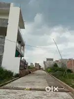 Prayagraj (Allhabad) sahar se lga main Aabadi ke bich sabse santa plot