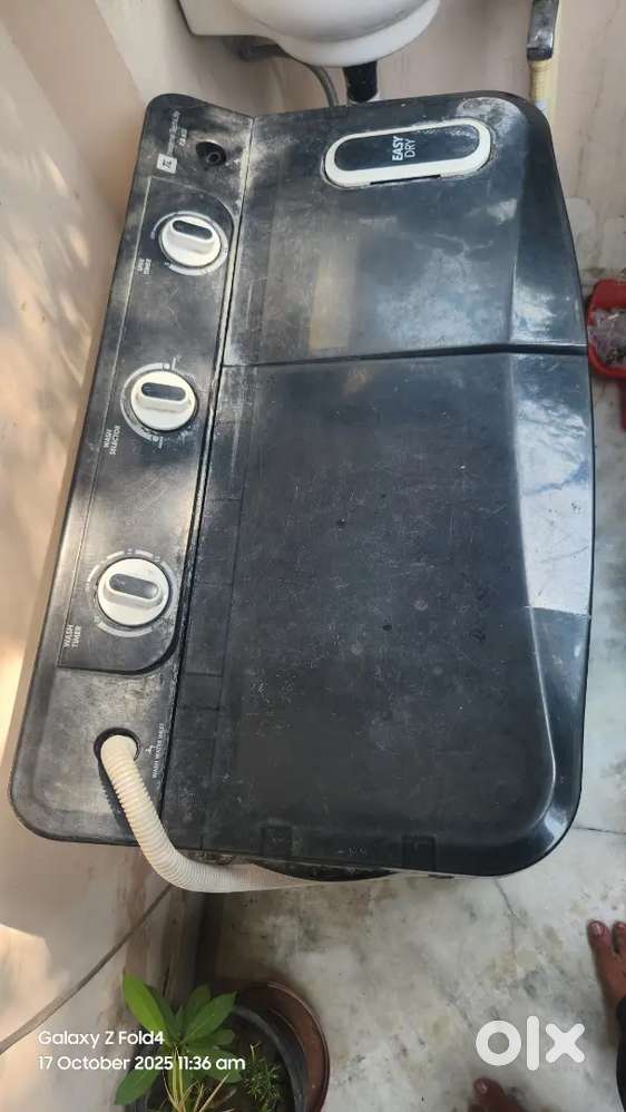 Urgent sale semi automatic washing machine with Good running condition