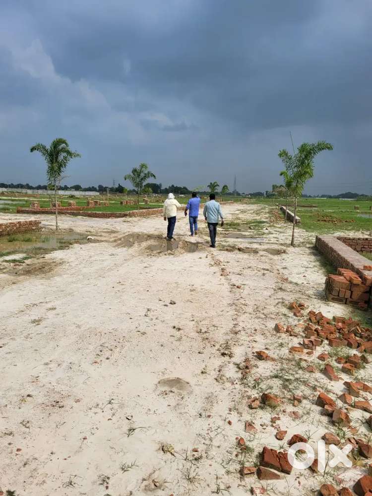 घर बनवा कर रहने योग्य जमीन it सिटी वेलनेस सिटी आवास विकाश योजना के पास