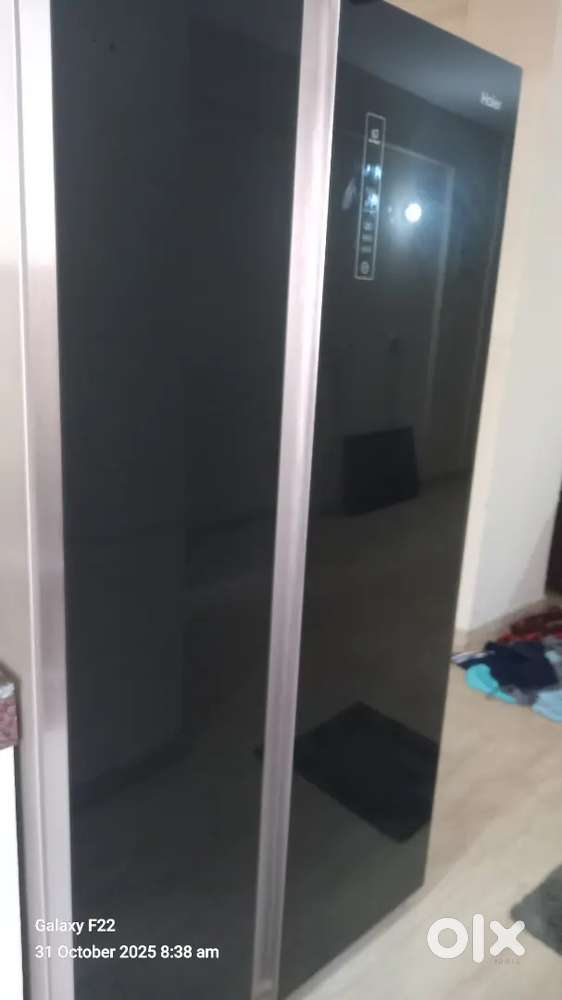 Haier side by side door fridge having capicity 565liters