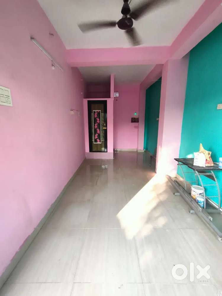 First floor, Shop for sale