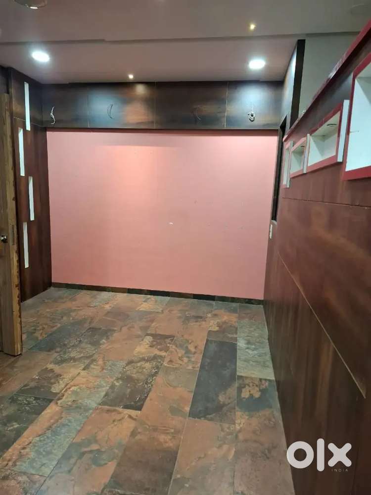 Urjunt 1 girl roommate required