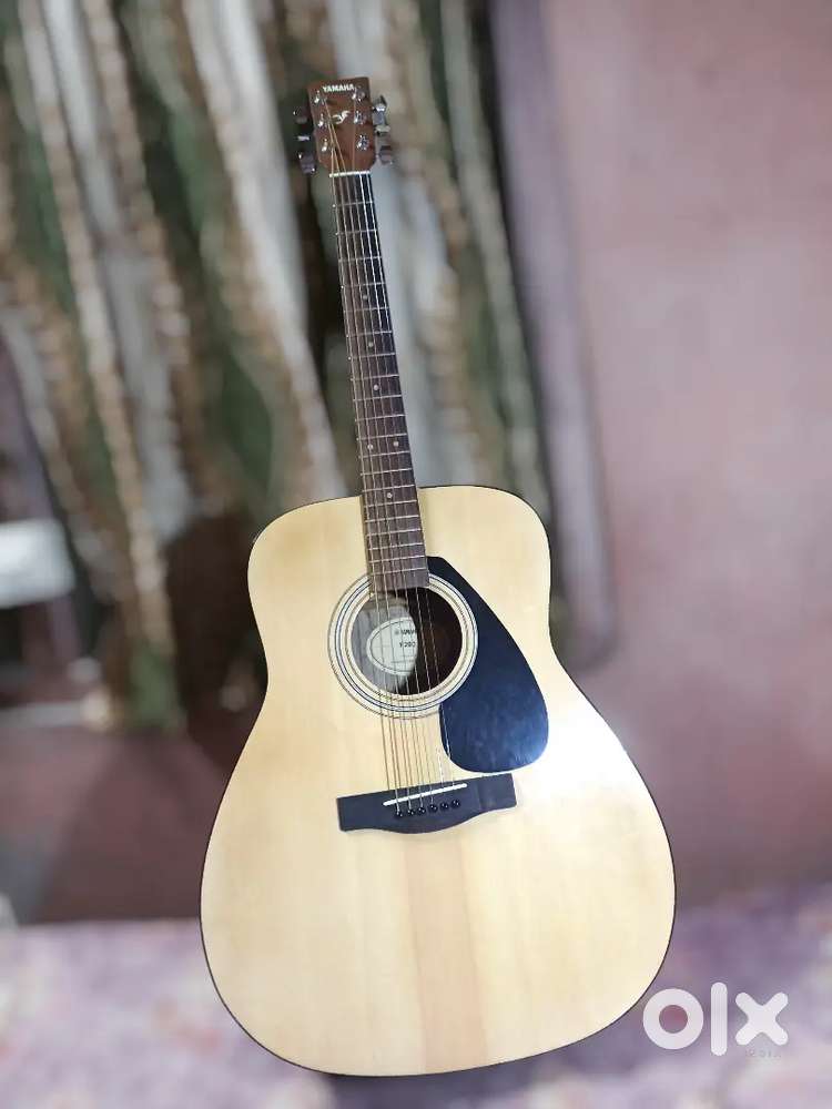 Yamaha f280 New guiter Just 1mont old exchange only phone
