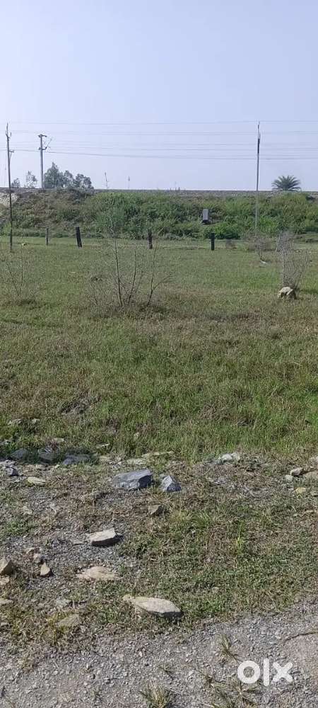 1400 स्क्वायर फीट