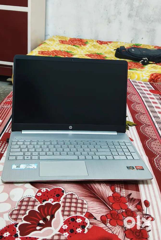 Hp 15s Ryzen 3 5300u 512 gb storage/8gb Ram