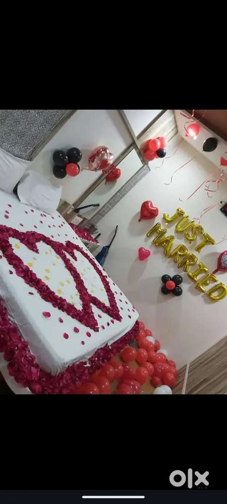 2 Bhk Flat hai 1 room ka 4000 lagega including Bijli bil mast room hai