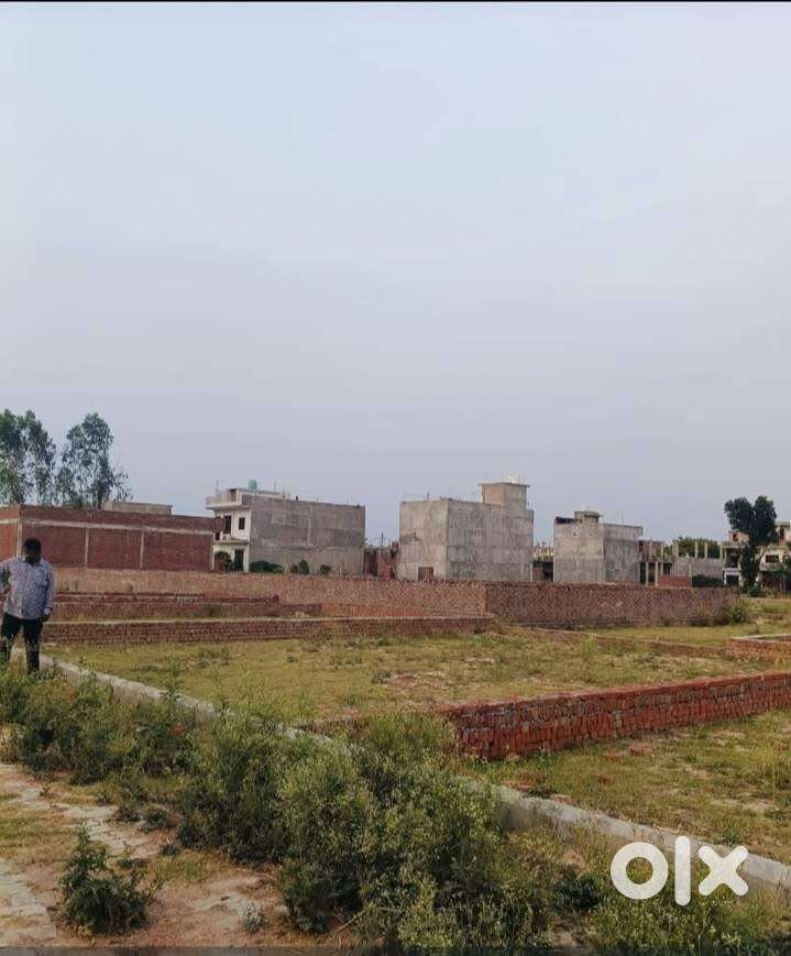 Book kare plot rohania me behtrin colony me gangapur road par 1