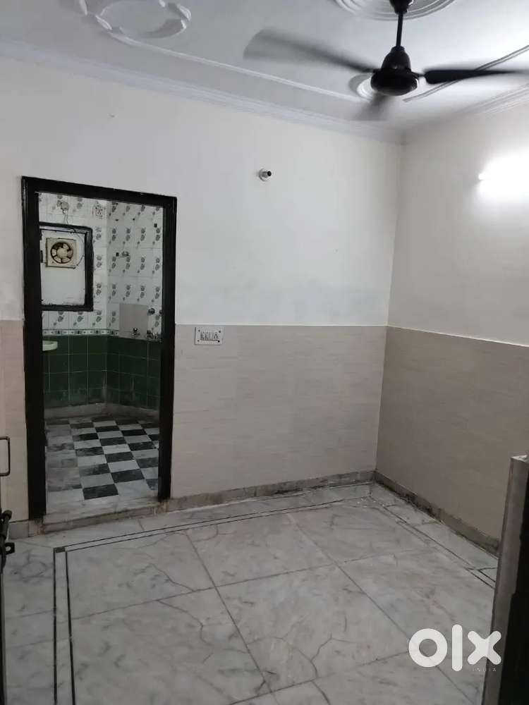 II DG ROOMS II 1BHK OLD CONSTRUCTION MAINTAINED FLOOR READY TO MOVE