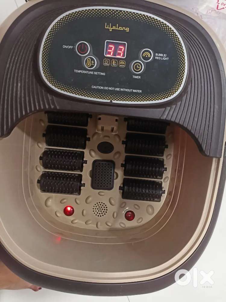 Electric foot spa massager