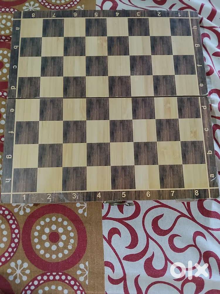Frekky Premium Wooden Non-Magnetic Chess Board & Pawns 1yrs used