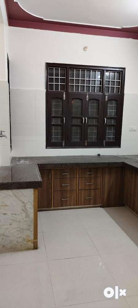 2 BHK with 1 Drawing room semi furnished 3 bathroom Garden facing.
