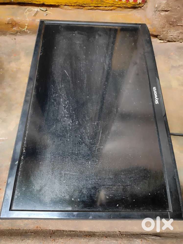 Skyworth 24 inches LED Tv