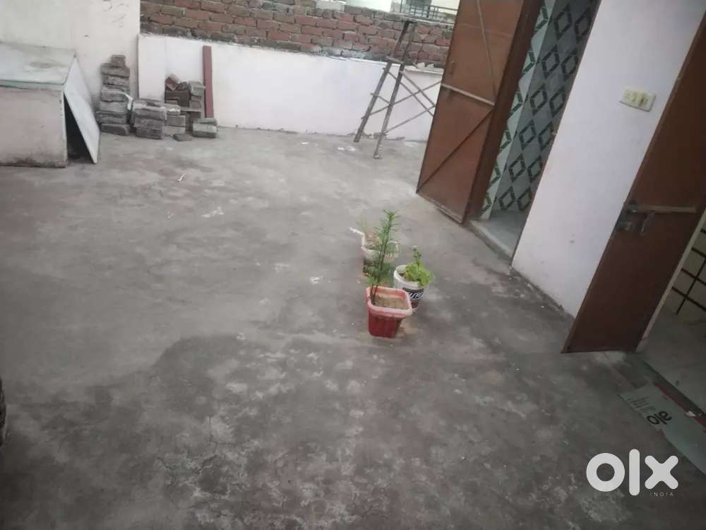 2BHK house/flat/portion for rent in Murlipura. It is on terrace.