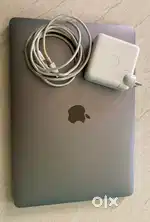 Mackbook pro tuchbar 2017 ( Not in Working Condition )