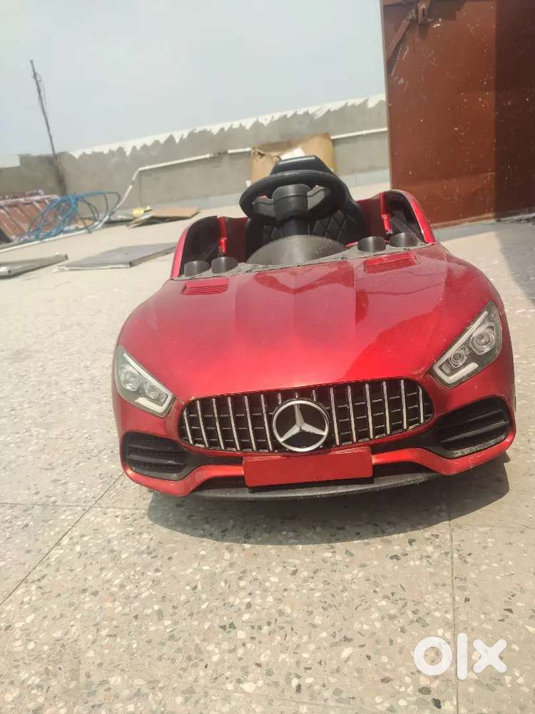 Kid's electronic car