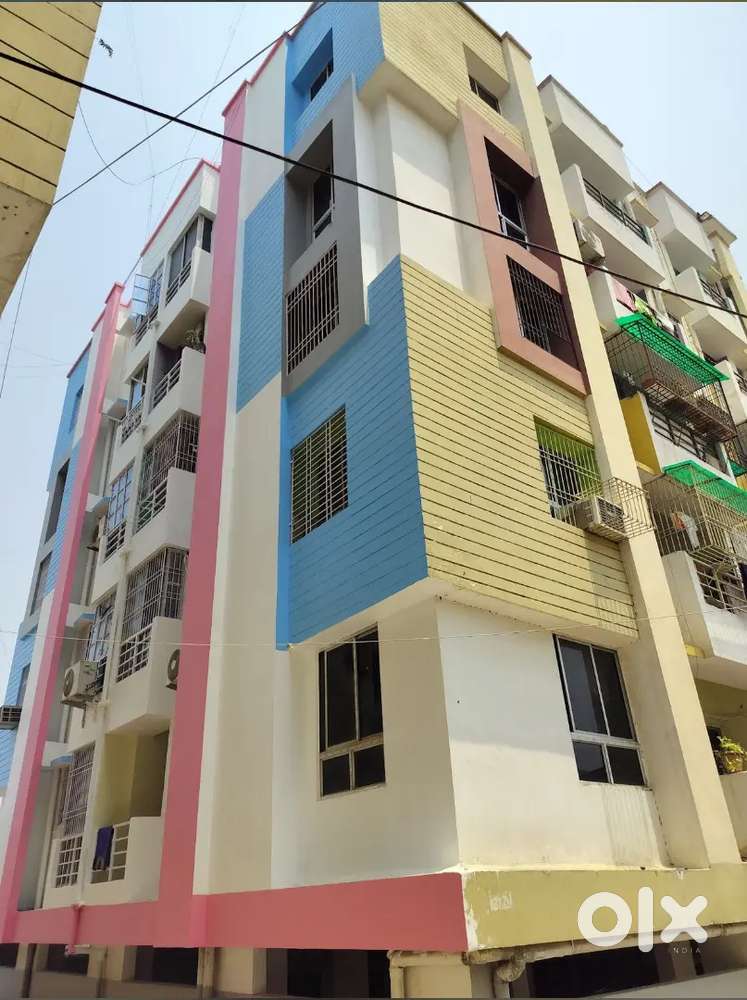Ready to move flat available near digha polson road