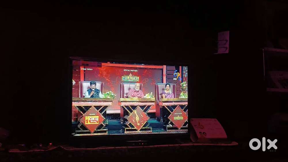 MI 32 inches smart tv for sale