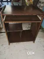 Computer table