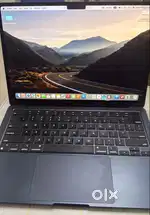 MacBook Air M2 13 inch
