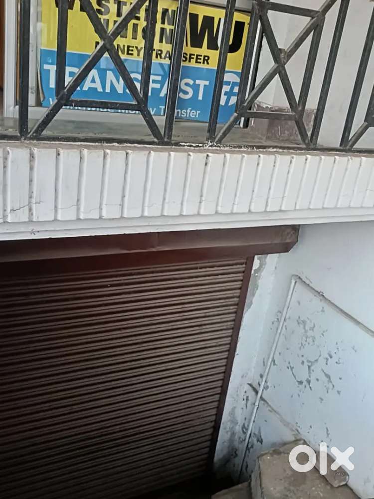 Basement shop for rent situated at Raj Kamal road satyapremi barabanki