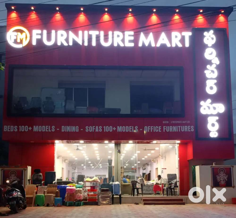 Sales person and helpers needed