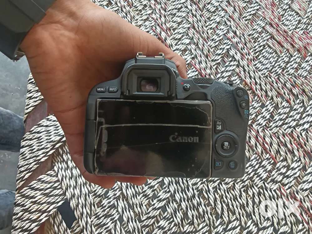 Canon camera 200.D