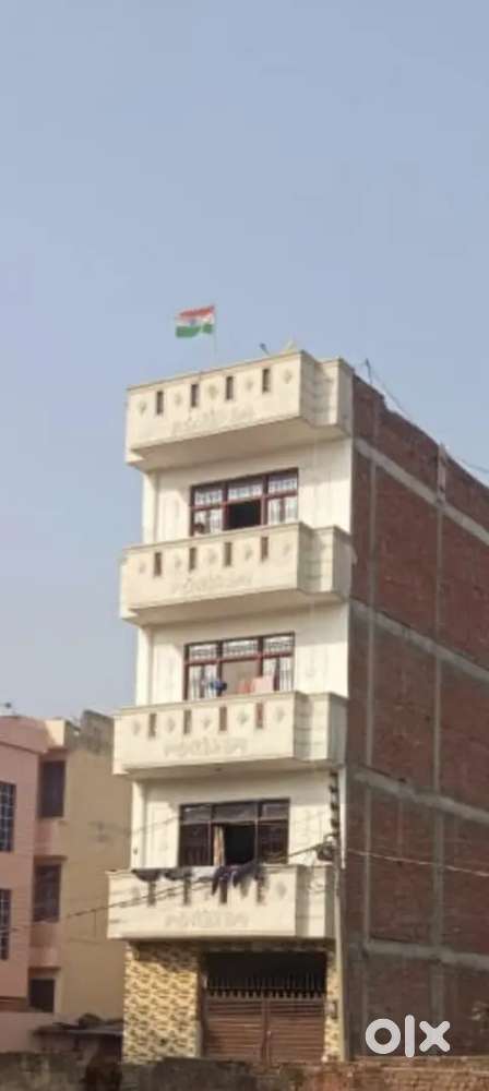 1 BHK & SINGLE ROOM AVAILABLE