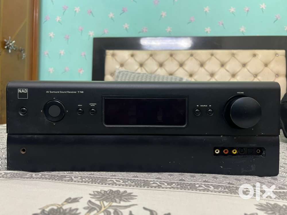 NAD T-748  AV Receiver