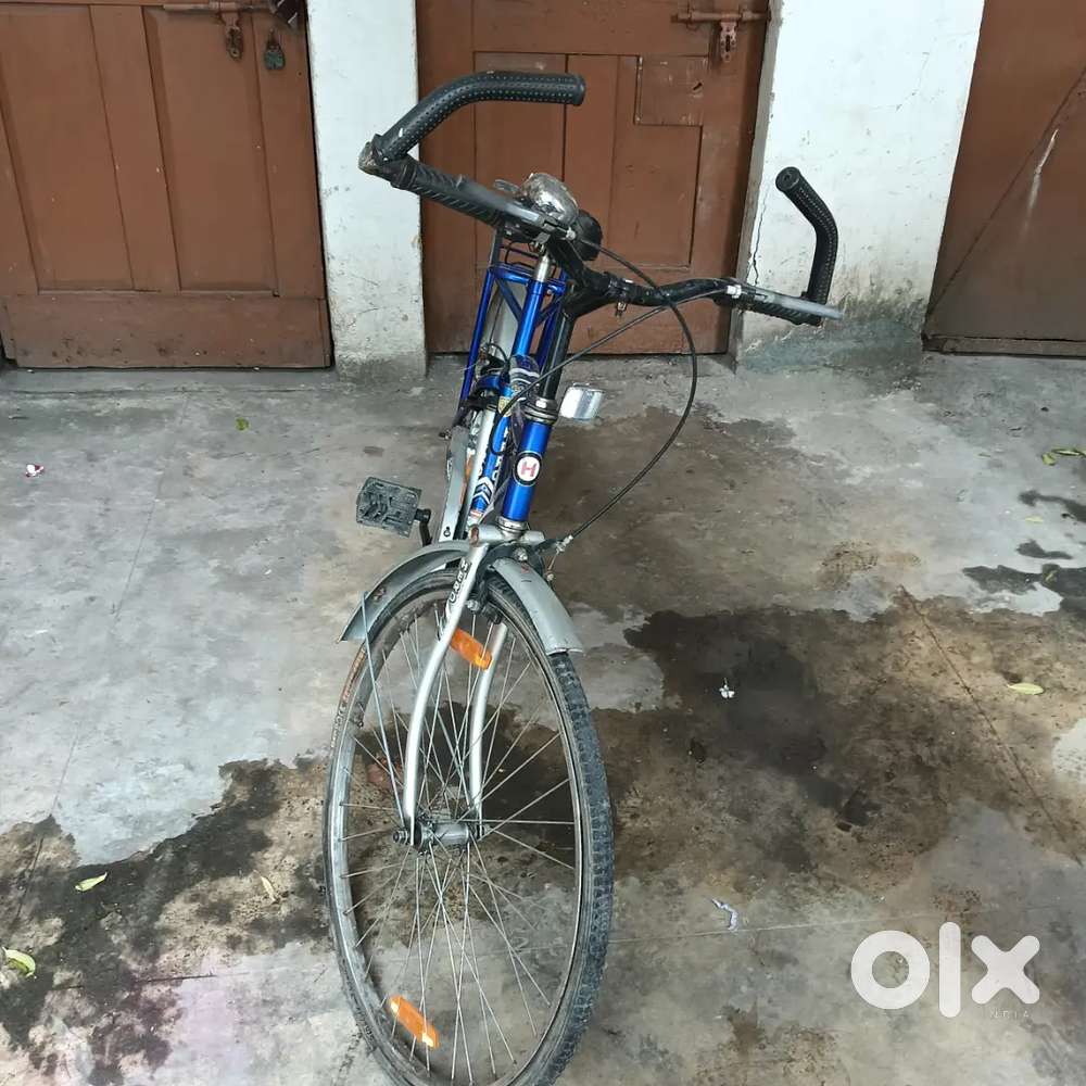 Hero Bicycle in blue and grey colour