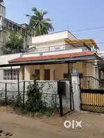 पास में ही स्कूल, बाज़ार और अस्पताल जैसी सभी ज़रूरी सुविधाएं मौजूद