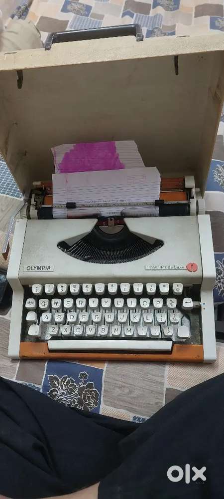 English Typewriter With Box