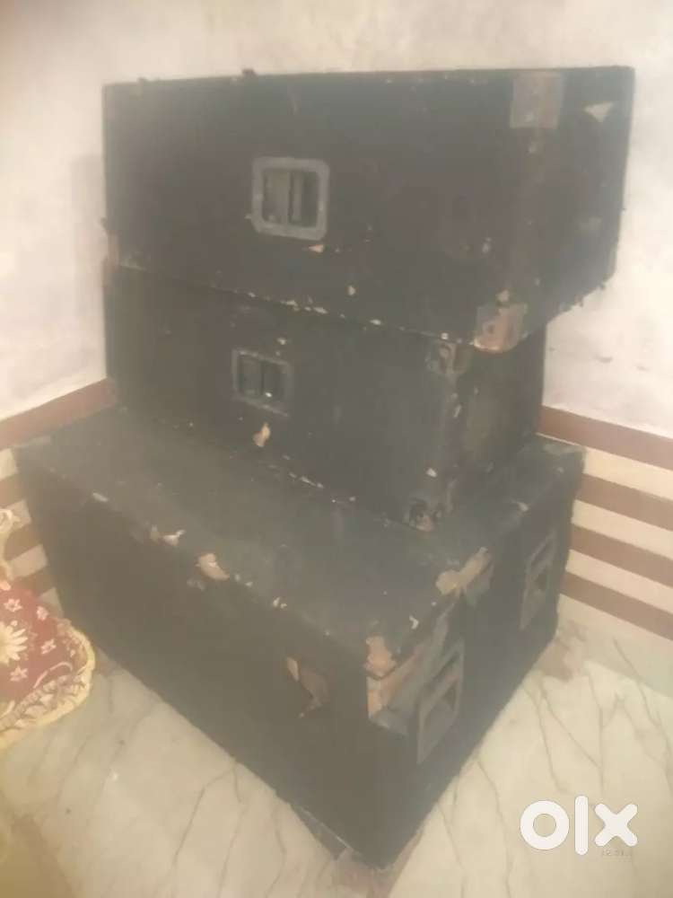 1 24 bass rcf max  2000 wat and 1 pair 12 speaker 1000 wat  for sale