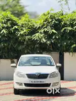 Skoda Rapid Ambition 1.6 MPFI Manual, 2013, Petrol