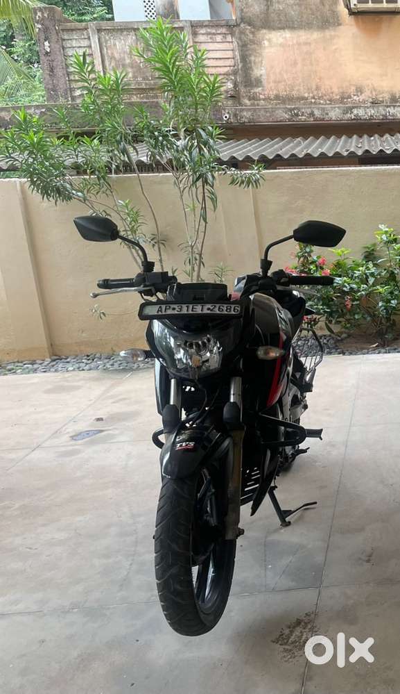Apache RTR 200 4V