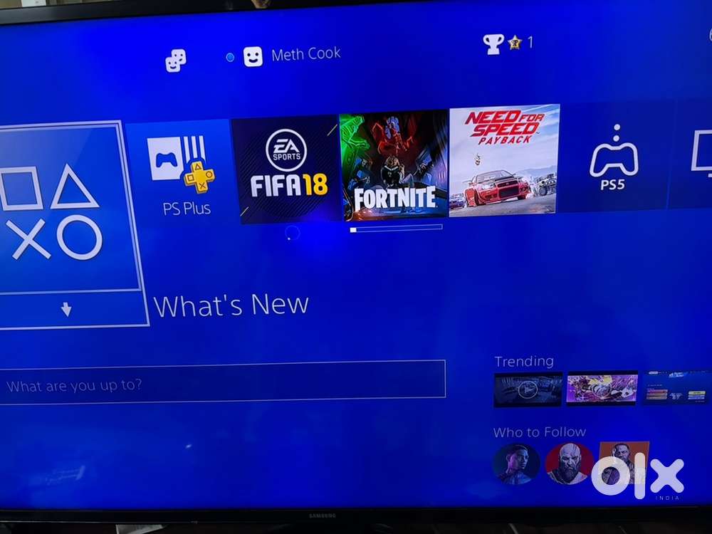 PS4 SLIM 1TB + 2 controllers + 2 games