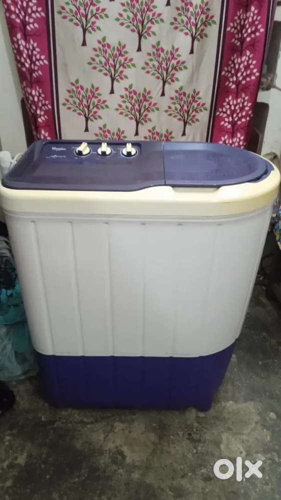 Whirlpool company ki washing machine Good Condition me  bikau hai