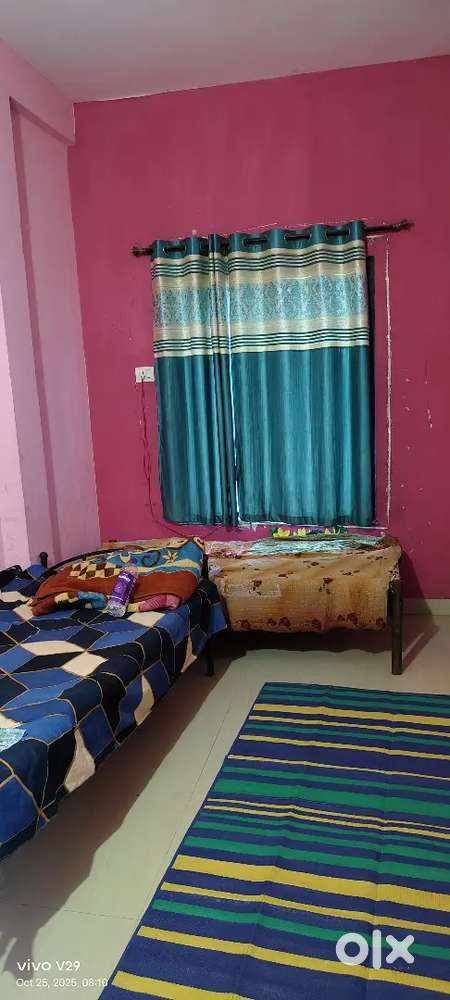 1 Roommate needed only for girl
