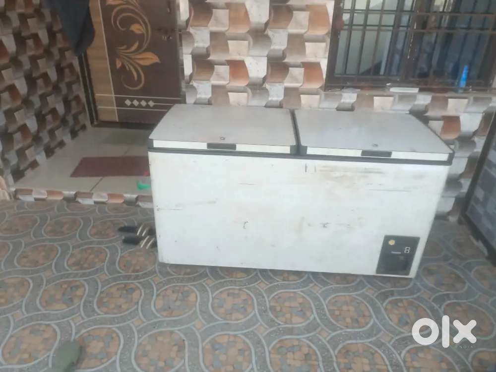Voltas Freezer