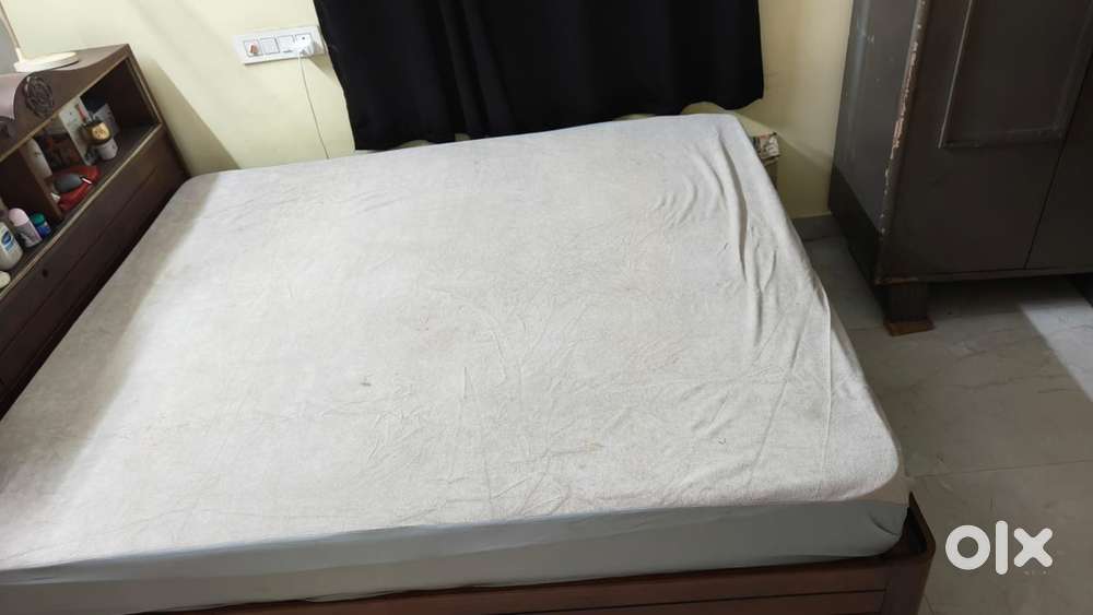 Sleep Well queen size Matress 8 inch