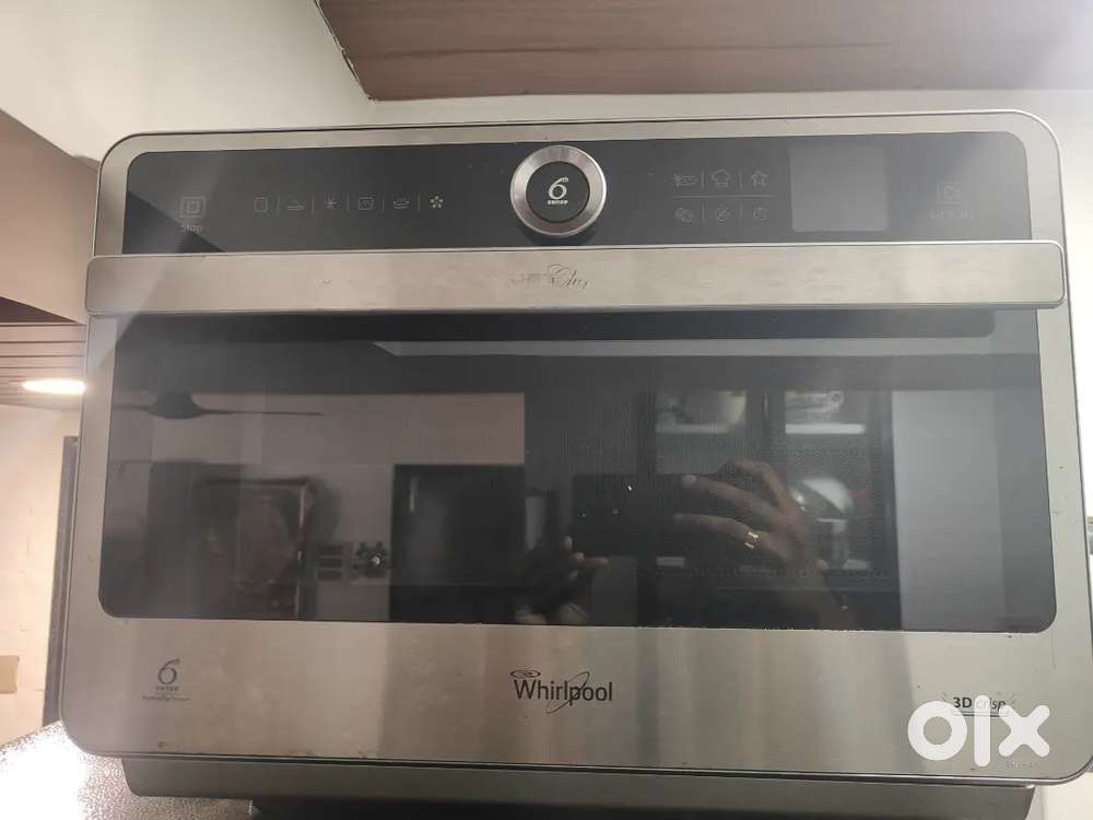 Whirlpool 33 litres 3D crisp 6th sense Microwave