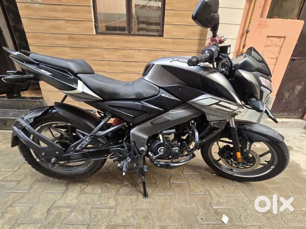 Bajaj pulsar ns 125