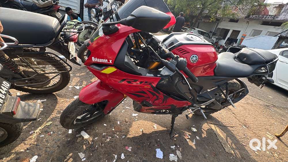 R15 v4 red colour fresh condition with exhaust