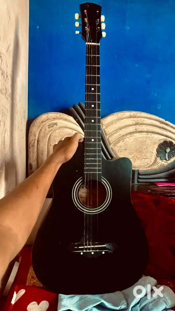 Guitar and 20kg boxing bag