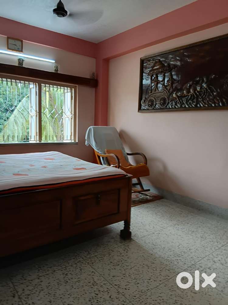 3 BHK FLAT IN Nagerbazar fully furnished with car parkinb