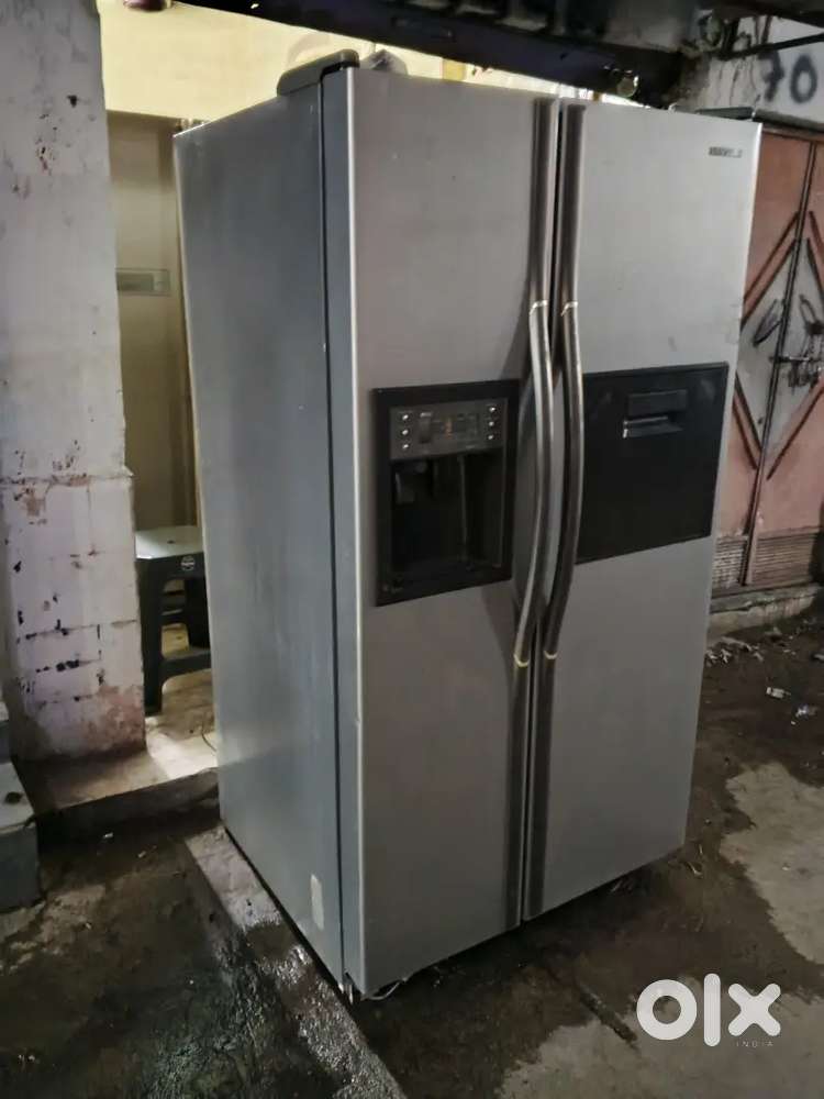 Sumsungs company refrigerator perfect condition  santosh nagar